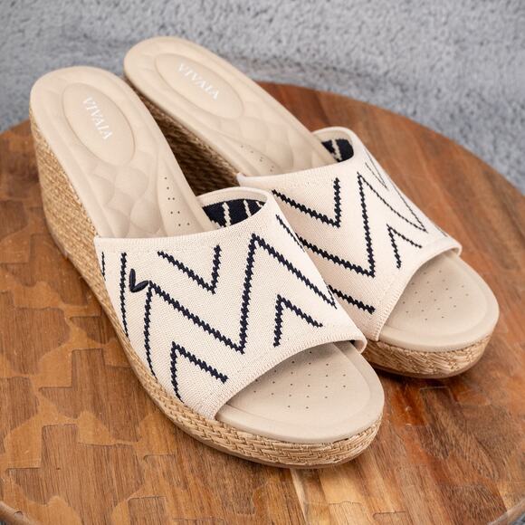 Vivaia Stacey Pro Womens V Print Round Toe Wedge Sandals Size US 10 Cream Ivory - Picture 1 of 5